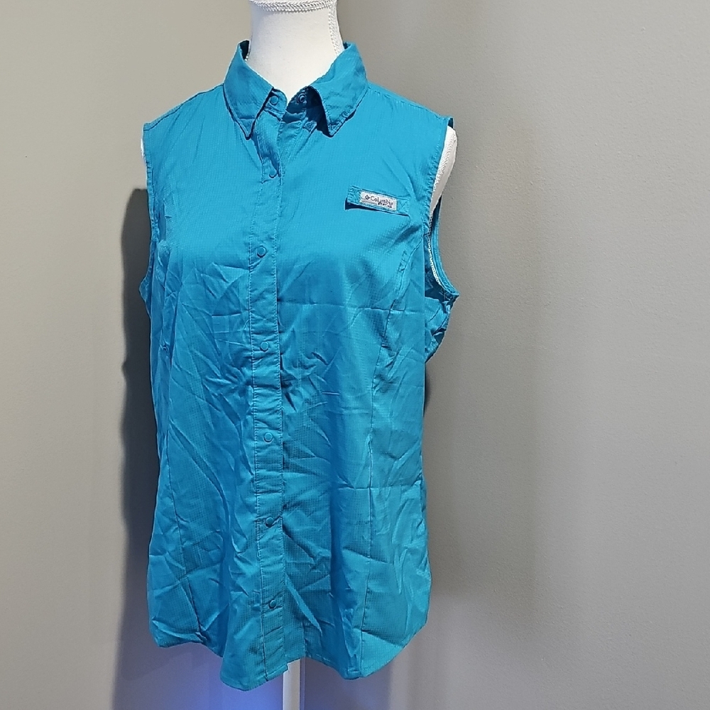 Columbia Women's Turquoise Sleeveless Button Down Shirt